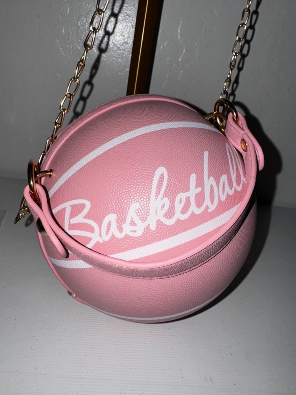 NEW Pink Faux Leather Basketball Crossbody Bag w Double Handle Drop & Gold Chain - Picture 12 of 16